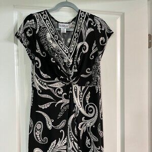 North Style Stretchy PM Black & White Dress